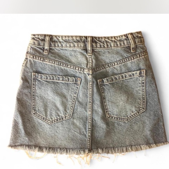 We the free Denim Mini Skirt with raw Frayed Hem circle zipper front size 24 - Picture 2 of 3